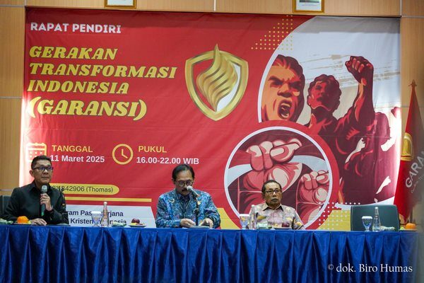 foto deklarasi garansi - 14 Sidang Rapat di hadiri oleh prof Prof. Dr. John Pieris, S.H., M.S., M.H bersama moderator Ir. Abetnego Tarigan, M.Si.