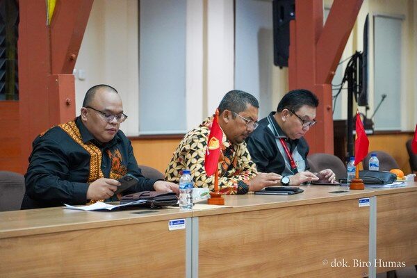 foto deklarasi garansi - 20 Suasana Rapat dewan pendirian GARANSI